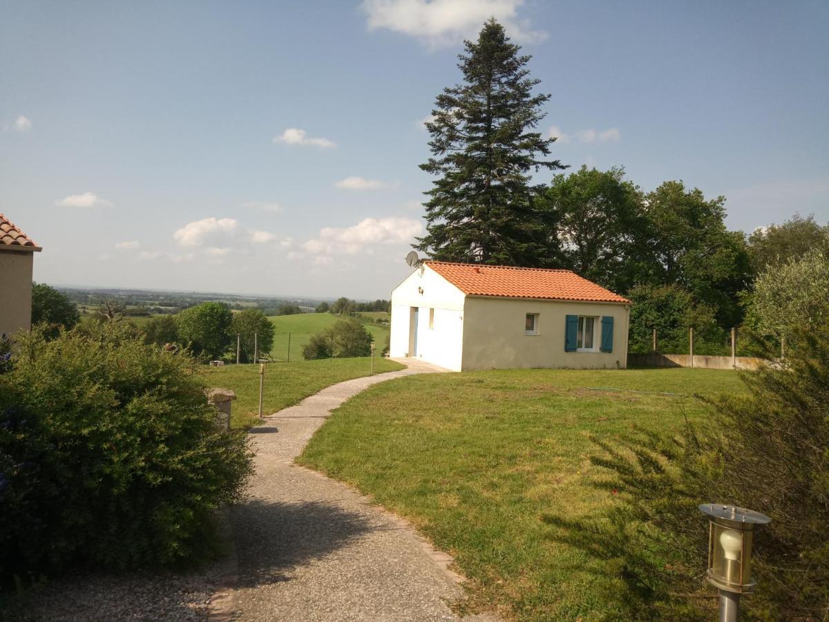 M. Clemenceau - Les Maisonnettes De La Maneliére La Flocellière Exterior foto